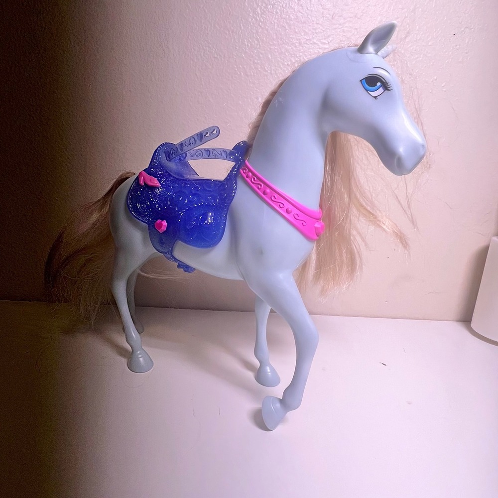 Disney Cinderella Royal Horse Light Blue Glitter Saddle Blonde Mane Toy Figure
